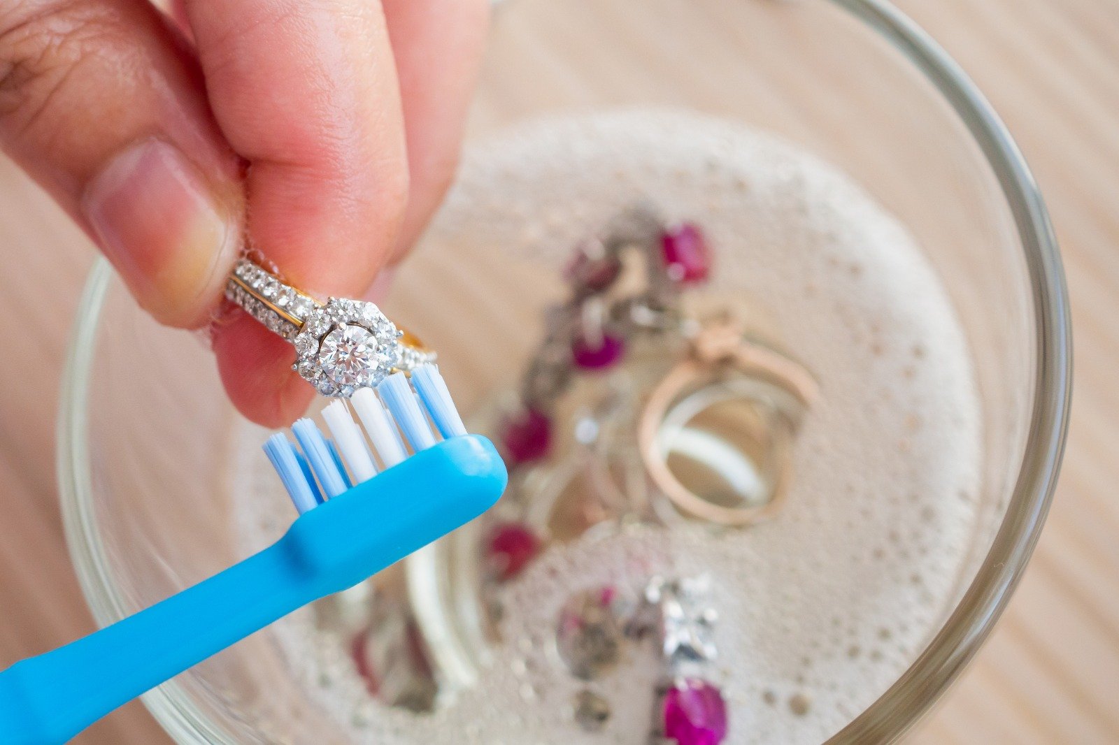 A Guide on How To Clean Silver Jewelry At Home